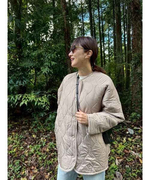 Day and Grade(デイアンドグレイド)の「【前田ゆかセレクト】ボア×キルト リバーシブルコート / ストレッチ・軽量(ノーカラーコート・レディース・アイボリー/ブラック・FREE)」の18枚目の写真