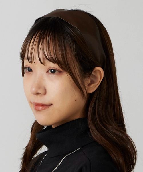 TRESSE/トレス wide lether serre-tete ストラップ付き レザー