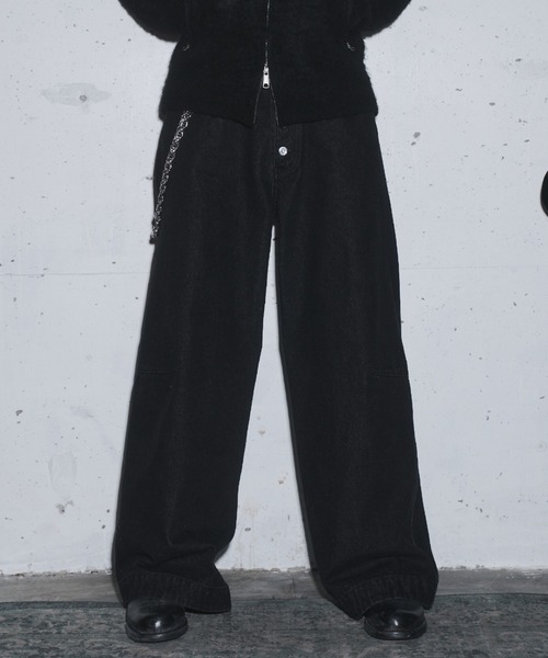 INTER FACTORY(インターファクトリー)の「takumu(MUU STUDIO) - Three-dimensional wide pants / 立体的ワイドパンツ(デニムパンツ・メンズ・ブラック・3/2/1)」の4枚目の写真