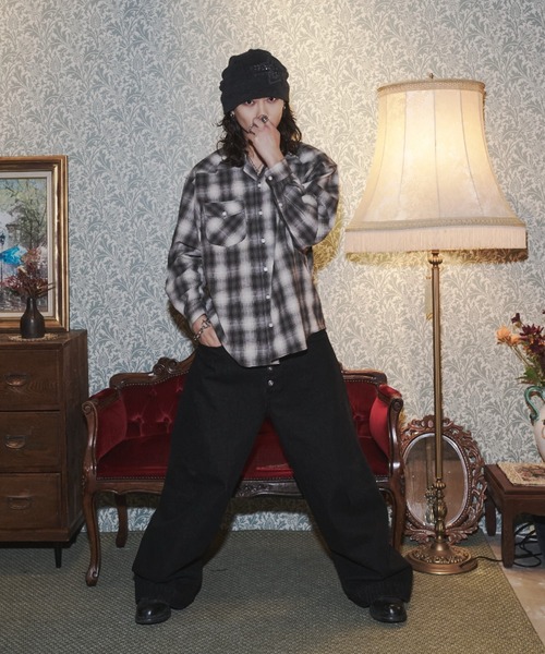 INTER FACTORY(インターファクトリー)の「takumu(MUU STUDIO) - Three-dimensional wide pants / 立体的ワイドパンツ(デニムパンツ・メンズ・ブラック・3/2/1)」の14枚目の写真