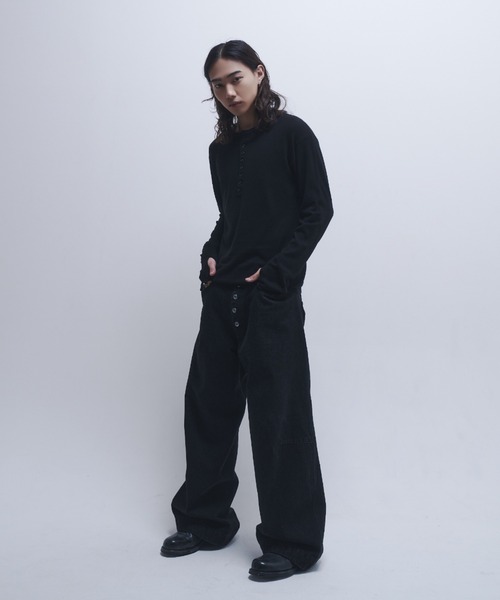 INTER FACTORY(インターファクトリー)の「takumu(MUU STUDIO) - Three-dimensional wide pants / 立体的ワイドパンツ(デニムパンツ・メンズ・ブラック・3/2/1)」の16枚目の写真