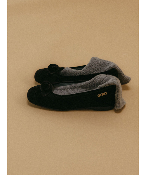 OMNIPOTENT（オムニポテント）の「omn Rose Velvet Flat Shoes _Black（スニーカー・レディース・その他・23cm/23.5cm/24cm/24.5cm/25cm）」の3枚目の写真