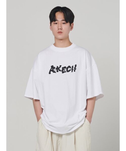 AKECII（アケシ）の「オーバーサイズエンボ半袖Tシャツホワイト（Tシャツ/カットソー・メンズ・その他・MEDIUM/LARGE）」の2枚目の写真