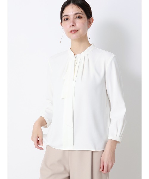 SUIT SQUARE（スーツスクエア）の「ボウタイタックブラウス 7分袖 ウォッシャブル ジョーゼット メタルパーツ（シャツ/ブラウス・レディース・オフホワイト/ラベンダー/ネイビー/ミント/クリーム・38(9号)）」の6枚目の写真