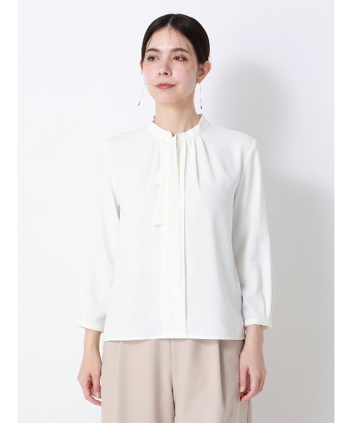 SUIT SQUARE（スーツスクエア）の「ボウタイタックブラウス 7分袖 ウォッシャブル ジョーゼット メタルパーツ（シャツ/ブラウス・レディース・オフホワイト/ラベンダー/ネイビー/ミント/クリーム・38(9号)）」の7枚目の写真