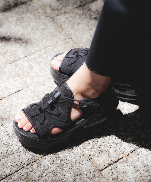 NIKE（ナイキ）の「【WEB限定】NIKE / エア マックス ココ サンダル / スニーカーサンダル 厚底 アウトドア 旅行 レジャー（サンダル・レディース・ブラック/その他・22.0cm/25.0cm/24.0cm/23.0cm）」の3枚目の写真