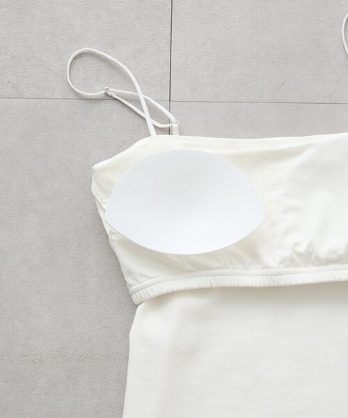 LOUNGEDRESS(ラウンジドレス)の「ストレートラインキャミソール(キャミソール・レディース・オフホワイト/ブラック・SMALL/MEDIUM)」の4枚目の写真