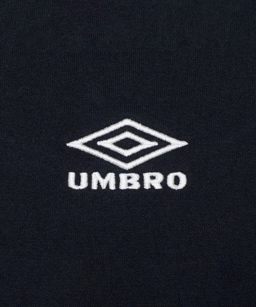UMBRO（アンブロ）の「UMBRO Graphic T-Shirt [Kosuke Kawamura×Umbro]（アンブロ グラフィックTシャツ [河村康輔×アンブロ]）（Tシャツ/カットソー・メンズ・ブラック/ホワイト・MEDIUM/LARGE/X-LARGE）」の8枚目の写真