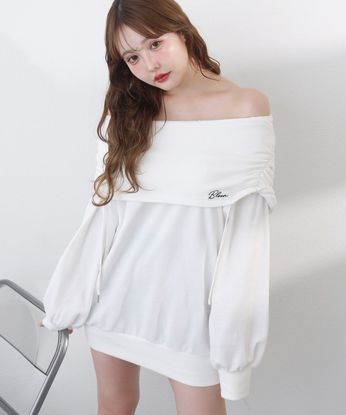 one after another NICE CLAUP（ワンアフターアナザーナイスクラップ）の「フード付きオフショルパーカーワンピース（パーカー・レディース・ピンク/オフホワイト/杢グレー・FREE）」の2枚目の写真