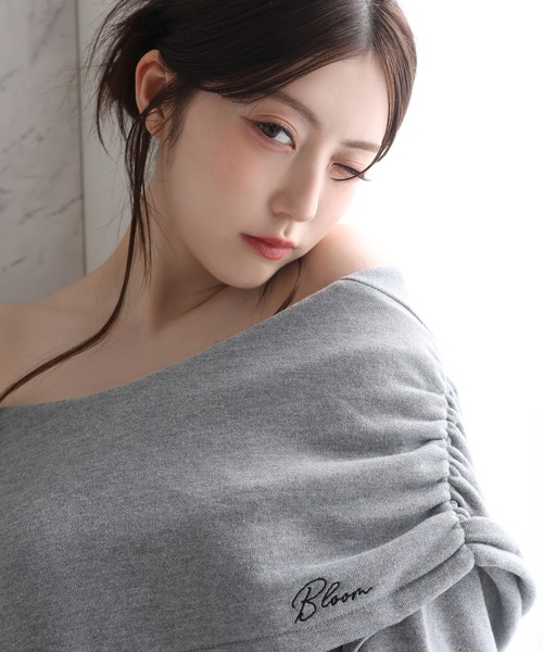 one after another NICE CLAUP（ワンアフターアナザーナイスクラップ）の「フード付きオフショルパーカーワンピース（パーカー・レディース・ピンク/オフホワイト/杢グレー・FREE）」の17枚目の写真