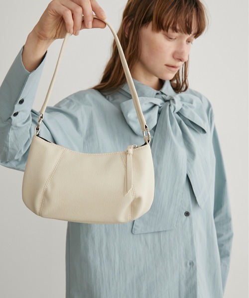 LOSCa(ロスカ)の「マットスキンフェイクレザーミニバッグ(ショルダーバッグ・レディース・ブラック/アイボリー/ブルー/ブラウン・FREE)」の10枚目の写真