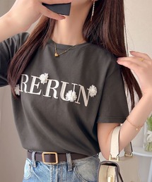 【mily bilet】フロント刺繍でさりげなく華やぐ♪ 立体花モチーフTシャツ(半袖)