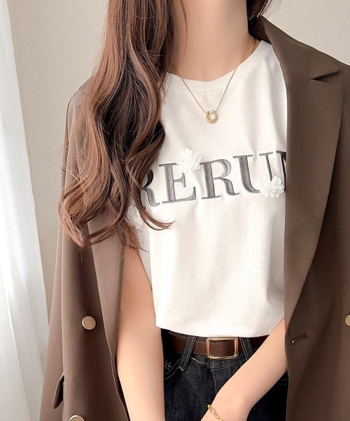 mily bilet(ミウィビレット)の「【mily bilet】フロント刺繍でさりげなく華やぐ♪ 立体花モチーフTシャツ(半袖)(Tシャツ/カットソー・レディース・ブラウン/チャコール/ホワイト・MEDIUM/LARGE/SMALL/X-LARGE)」の14枚目の写真