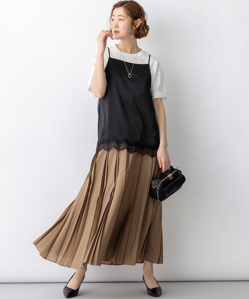 23区 L(ニジュウサンクオオキイサイズ)の「グロッシープリーツ ロングスカート(スカート・レディース・ブラック系・50/48/46/44)」の11枚目の写真