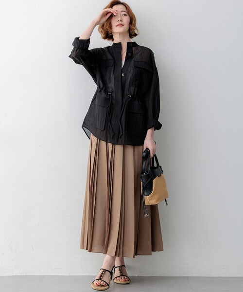 23区 L(ニジュウサンクオオキイサイズ)の「グロッシープリーツ ロングスカート(スカート・レディース・ブラック系・50/48/46/44)」の13枚目の写真