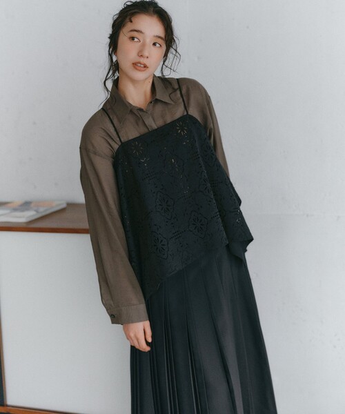 23区 L(ニジュウサンクオオキイサイズ)の「グロッシープリーツ ロングスカート(スカート・レディース・ブラック系・50/48/46/44)」の15枚目の写真