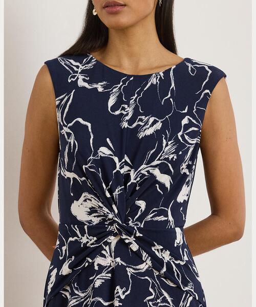 LAUREN RALPH LAUREN(ローレン ラルフ ローレン)の「フローラル ツイストフロント ジャージー ドレス(ワンピース・レディース・ネイビー系1・8/6/4/2/00/0)」の7枚目の写真