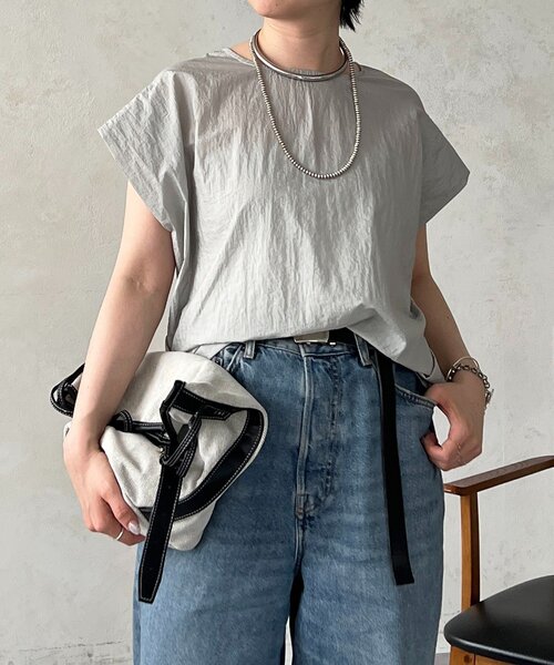 un dix cors(アンディコール)の「前後切り替えプルオーバー(Tシャツ/カットソー・レディース・ブラック/アイボリー・FREE)」の1枚目の写真