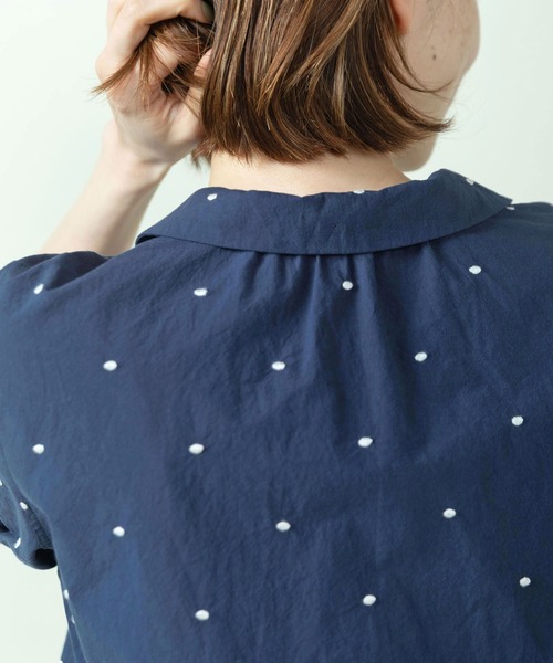 PAR ICI(パーリッシィ)の「DOT刺繍 丸襟ブラウス(セットアップ対応)(シャツ/ブラウス・レディース・ネイビー/アイボリー・FREE)」の7枚目の写真