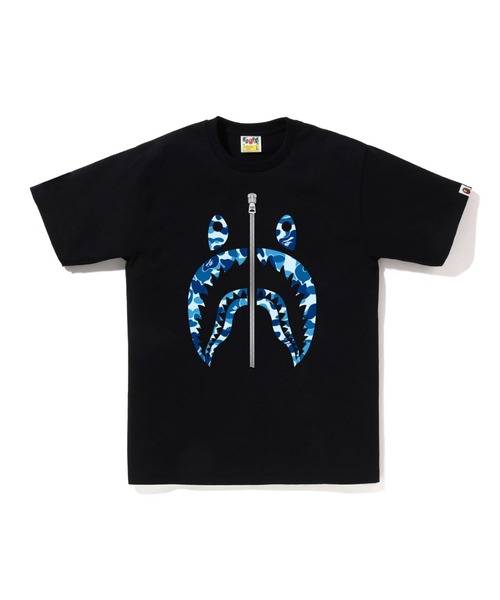 A BATHING APE(アベイシングエイプ)の「ABC CAMO SHARK TEE(Tシャツ/カットソー・メンズ・ホワイト×ブルー/ブラック×グリーン/ホワイト×グリーン/ホワイト×ピンク/ブラック×ブルー/ブラック×ピンク・SMALL/XX-LARGE/X-LARGE/LARGE/MEDIUM/XXX-LARGE)」の4枚目の写真