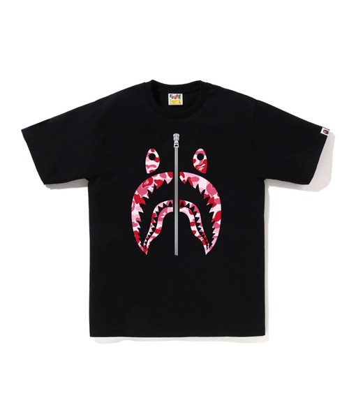 A BATHING APE(アベイシングエイプ)の「ABC CAMO SHARK TEE(Tシャツ/カットソー・メンズ・ホワイト×ブルー/ブラック×グリーン/ホワイト×グリーン/ホワイト×ピンク/ブラック×ブルー/ブラック×ピンク・SMALL/XX-LARGE/X-LARGE/LARGE/MEDIUM/XXX-LARGE)」の6枚目の写真
