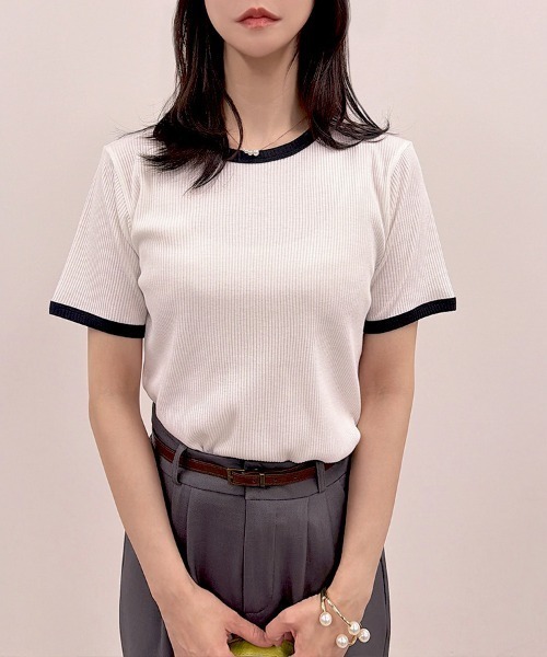 CLOTHY（クロシィ）の「【ベーシックを、ひとさじモードに】テレコバイカラーT（Tシャツ/カットソー・レディース・オフホワイト/ブラウン/ブラック・MEDIUM）」の2枚目の写真