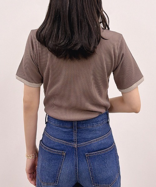 CLOTHY（クロシィ）の「【ベーシックを、ひとさじモードに】テレコバイカラーT（Tシャツ/カットソー・レディース・オフホワイト/ブラウン/ブラック・MEDIUM）」の5枚目の写真