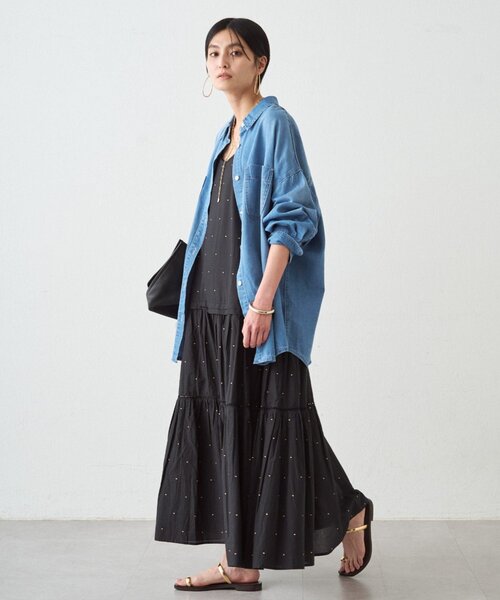 LOUNGEDRESS（ラウンジドレス）の「【サイズ展開あり/初夏まで着られる】フルイドデニムシャツ（シャツ/ブラウス・レディース・ブルー/ベージュ・SMALL/MEDIUM）」の14枚目の写真