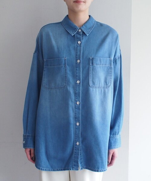 LOUNGEDRESS（ラウンジドレス）の「【サイズ展開あり/初夏まで着られる】フルイドデニムシャツ（シャツ/ブラウス・レディース・ブルー/ベージュ・SMALL/MEDIUM）」の19枚目の写真