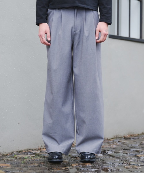 Regen Glanz（レーゲングランツ）の「2 tuck straight slacks / ツータックストレートスラックス（スラックス・メンズ・グレー/ブラック・LARGE/SMALL/MEDIUM）」の2枚目の写真