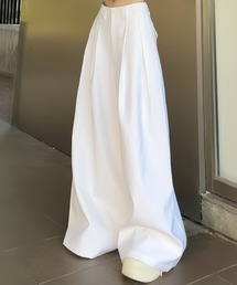 タックデザインワイドシルエットパンツ