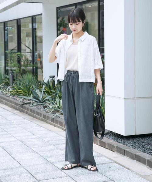ITEMS URBANRESEARCH(アイテムズ アーバンリサーチ)の「『洗濯可』レーヨンデニムワイドパンツ(デニムパンツ・レディース・ブルー/ワンウォッシュ/ブラック・FREE)」の12枚目の写真