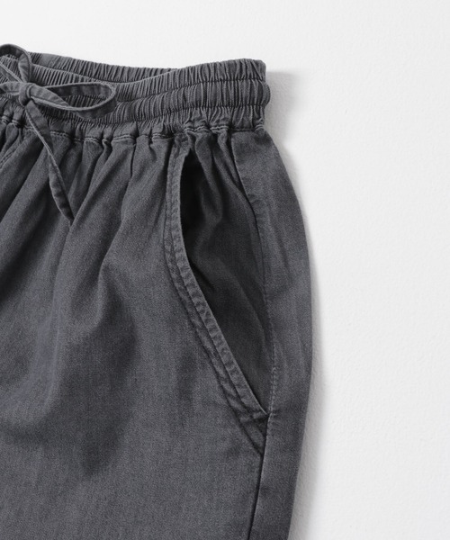 ITEMS URBANRESEARCH（アイテムズ アーバンリサーチ）の「レーヨンデニムワイドパンツ（デニムパンツ・レディース・ブルー/ワンウォッシュ/ブラック・FREE）」の5枚目の写真