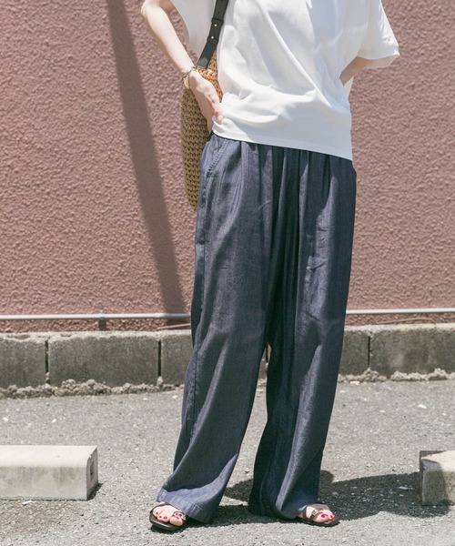 ITEMS URBANRESEARCH（アイテムズ アーバンリサーチ）の「レーヨンデニムワイドパンツ（デニムパンツ・レディース・ブルー/ワンウォッシュ/ブラック・FREE）」の17枚目の写真
