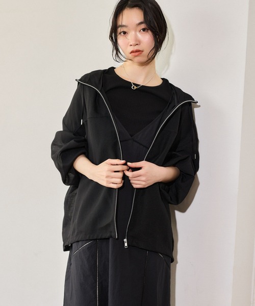 mysty woman（ミスティウーマン）の「シアーフードブルゾン 666530（パーカー・レディース・ベージュ/アイボリー/ブラック・FREE）」の2枚目の写真