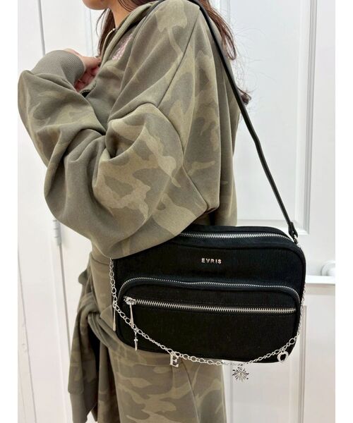 EVRIS(エヴリス)の「【500mlペットボトルも入る!】CHARMハンドBAG ドット柄(ハンドバッグ・レディース・イエロー/ブラック/ホワイト・FREE)」の3枚目の写真