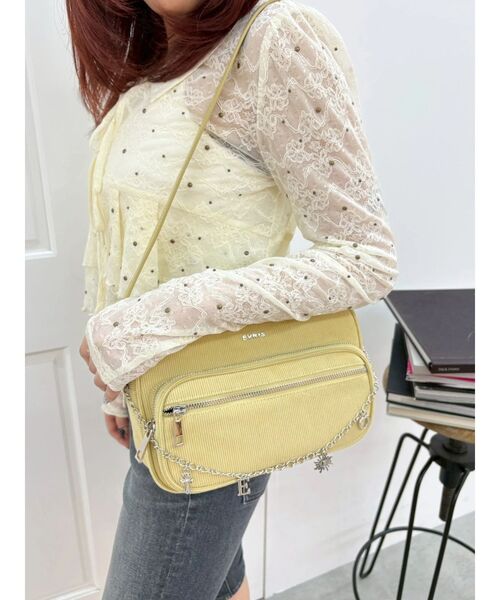 EVRIS(エヴリス)の「【500mlペットボトルも入る!】CHARMハンドBAG ドット柄(ハンドバッグ・レディース・イエロー/ブラック/ホワイト・FREE)」の10枚目の写真