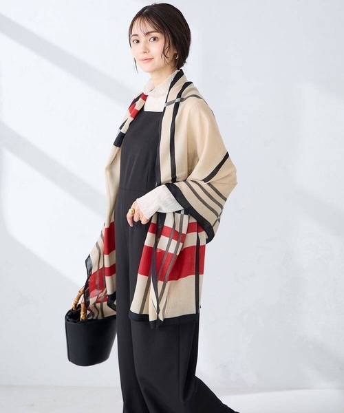 a.v.v（アーヴェヴェ）の「大判ストール（ストール/ショール・レディース・グレー/レッド・38）」の2枚目の写真