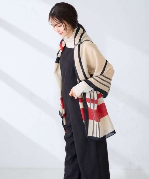 a.v.v（アーヴェヴェ）の「大判ストール（ストール/ショール・レディース・グレー/レッド・38）」の8枚目の写真