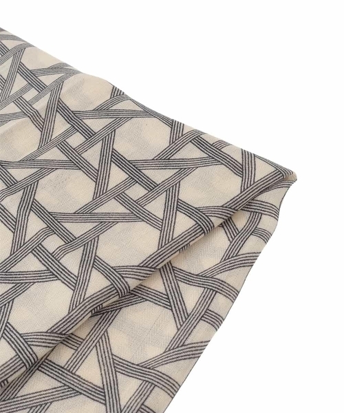 a.v.v（アーヴェヴェ）の「大判ストール（ストール/ショール・レディース・グレー/レッド・38）」の13枚目の写真