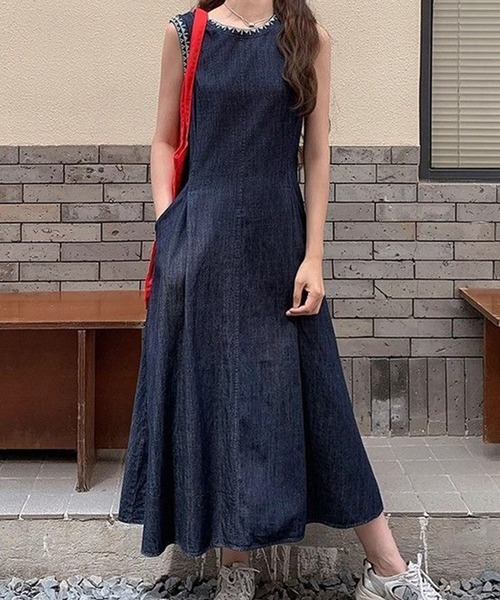 meJane(ミージェーン)の「デニム刺繍ポイント Aラインノースリーブワンピース(ワンピース・レディース・インディゴブルー・FREE)」の4枚目の写真