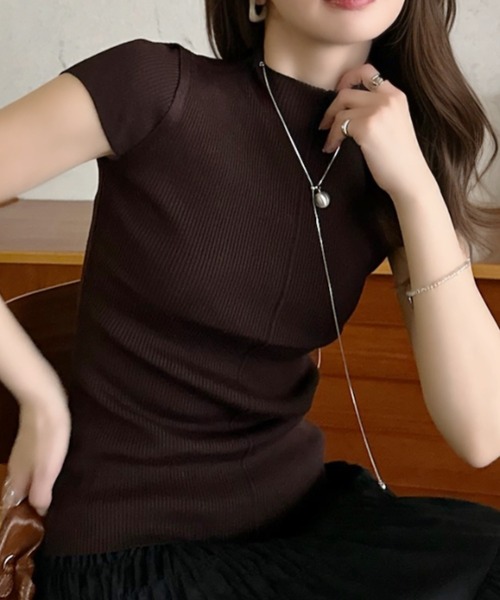Eclat one(エクラワン)の「【Eclat one】ベーシック ハイネック コンパクト ニット 半袖 トップス(ニット/セーター・レディース・ブラウン/ダークグレー/ベージュ・FREE)」の1枚目の写真