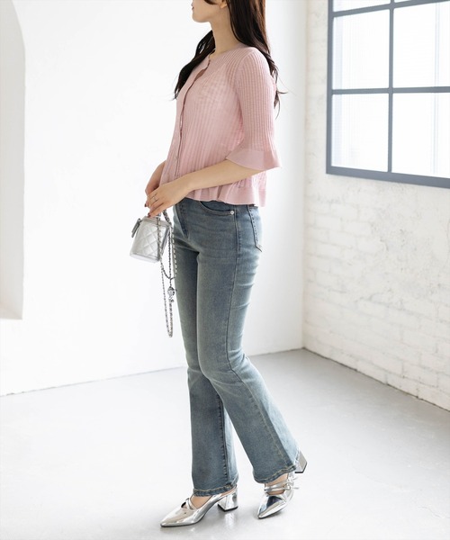 CLEAR BASIC（クリアベーシック）の「裾フリルビジューボタンシアーニットカーディガン［骨格ウェーブ/華奢見え/フレアシルエット/フェミニン］（カーディガン/ボレロ・レディース・ブラック/ピンクベージュ/アイボリー/ブルーグレー・F）」の22枚目の写真