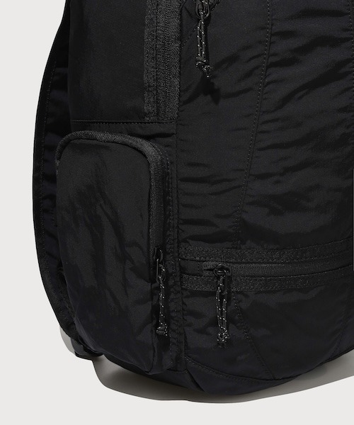 COVERNAT(カバーナット)の「LIGHT NYLON BACKPACK(バックパック/リュック・メンズ・スカイブルー/アイボリー/ブラック・FREE)」の22枚目の写真