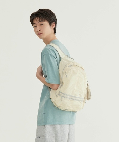 COVERNAT(カバーナット)の「LIGHT NYLON BACKPACK(バックパック/リュック・メンズ・スカイブルー/アイボリー/ブラック・FREE)」の7枚目の写真