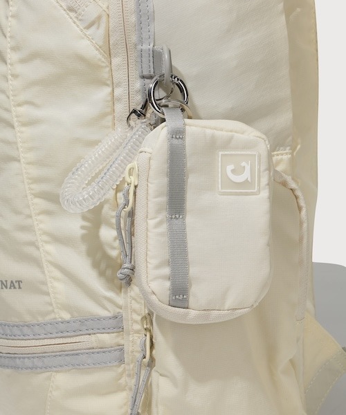 COVERNAT(カバーナット)の「LIGHT NYLON BACKPACK(バックパック/リュック・メンズ・スカイブルー/アイボリー/ブラック・FREE)」の14枚目の写真