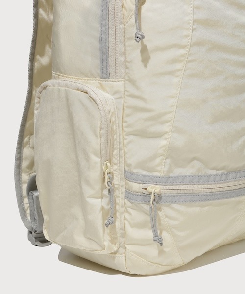 COVERNAT(カバーナット)の「LIGHT NYLON BACKPACK(バックパック/リュック・メンズ・スカイブルー/アイボリー/ブラック・FREE)」の15枚目の写真