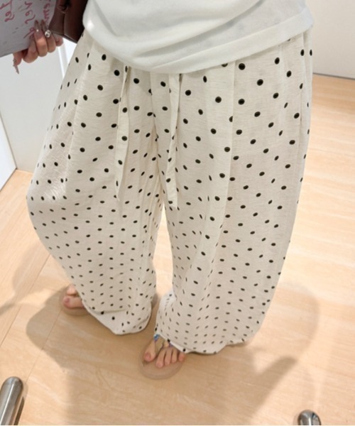Vipoa（ヴィポア）の「Dot loose pants（その他パンツ・レディース・ベージュ/ホワイト/ブラック・FREE）」の5枚目の写真