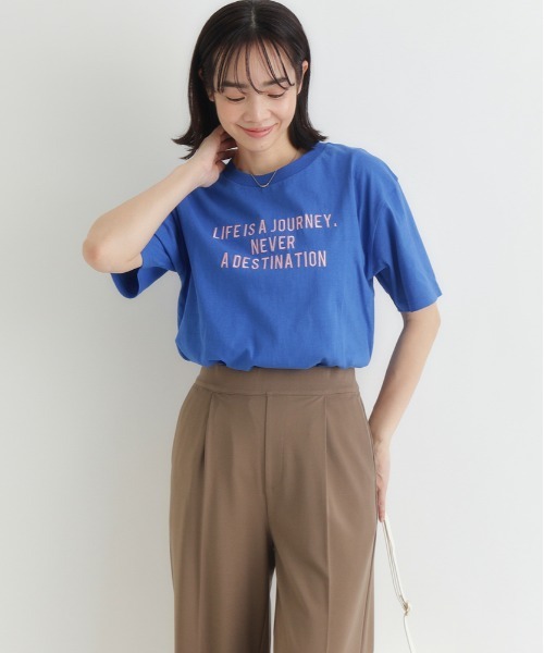 Right-on(ライトオン)の「【HONEYSUCKLE ROSE】アソートグラフィックTシャツ (半袖カットソー / プリントロゴ / クルーネック / ラウンドヘム / ゆったり / 体型カバー)(Tシャツ/カットソー・レディース・オフホワイト/ブルー/ブラウン/ホワイト/ライトグレー/イエロー/ダークグレー/キナリ・S/M/L)」の9枚目の写真