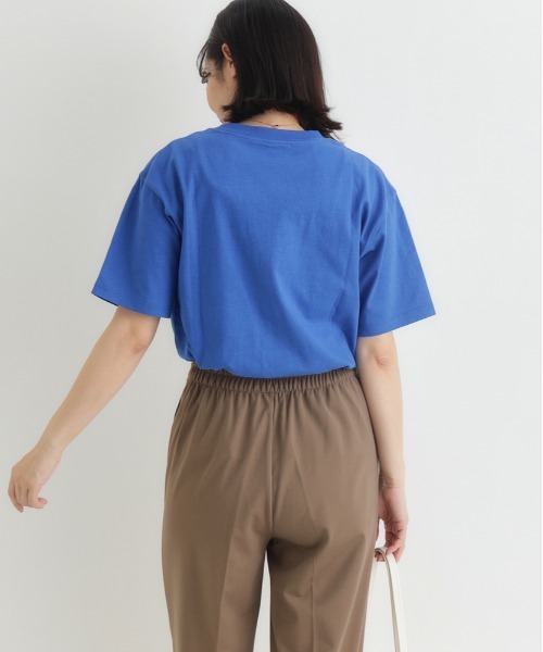 Right-on(ライトオン)の「【HONEYSUCKLE ROSE】アソートグラフィックTシャツ (半袖カットソー / プリントロゴ / クルーネック / ラウンドヘム / ゆったり / 体型カバー)(Tシャツ/カットソー・レディース・オフホワイト/ブルー/ブラウン/ホワイト/ライトグレー/イエロー/ダークグレー/キナリ・S/M/L)」の11枚目の写真